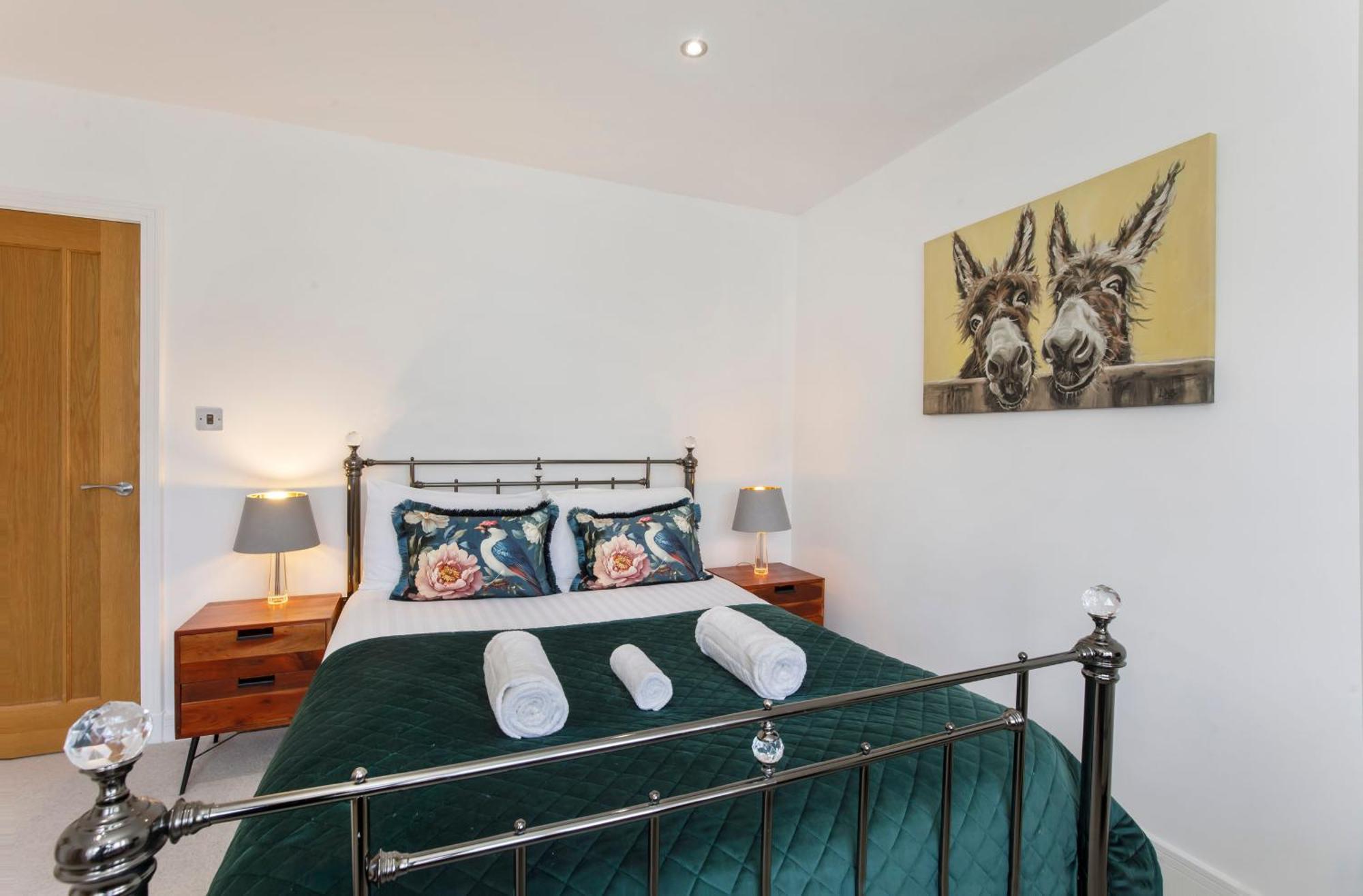 White House Apartments-Free Parking 1 Car Per Apartment Йорк Екстер'єр фото